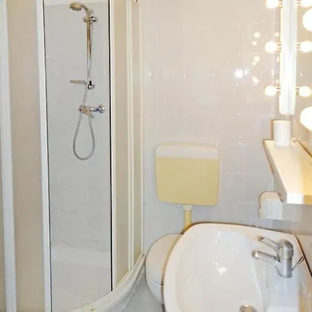 Lovely For 5 Guests By The Beach-beahost Apartment *